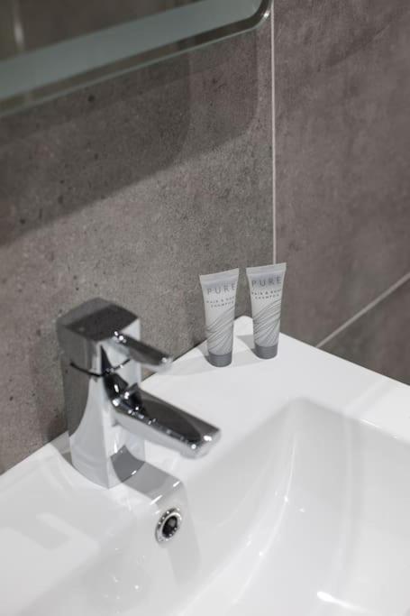 Luxury, Sleeps 6, City Centre Belfast Bagian luar foto